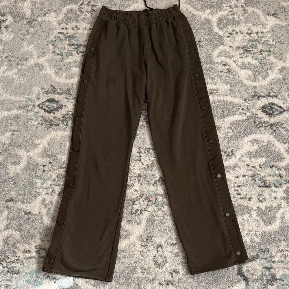 Alo Yoga Side Snap Sweatpants